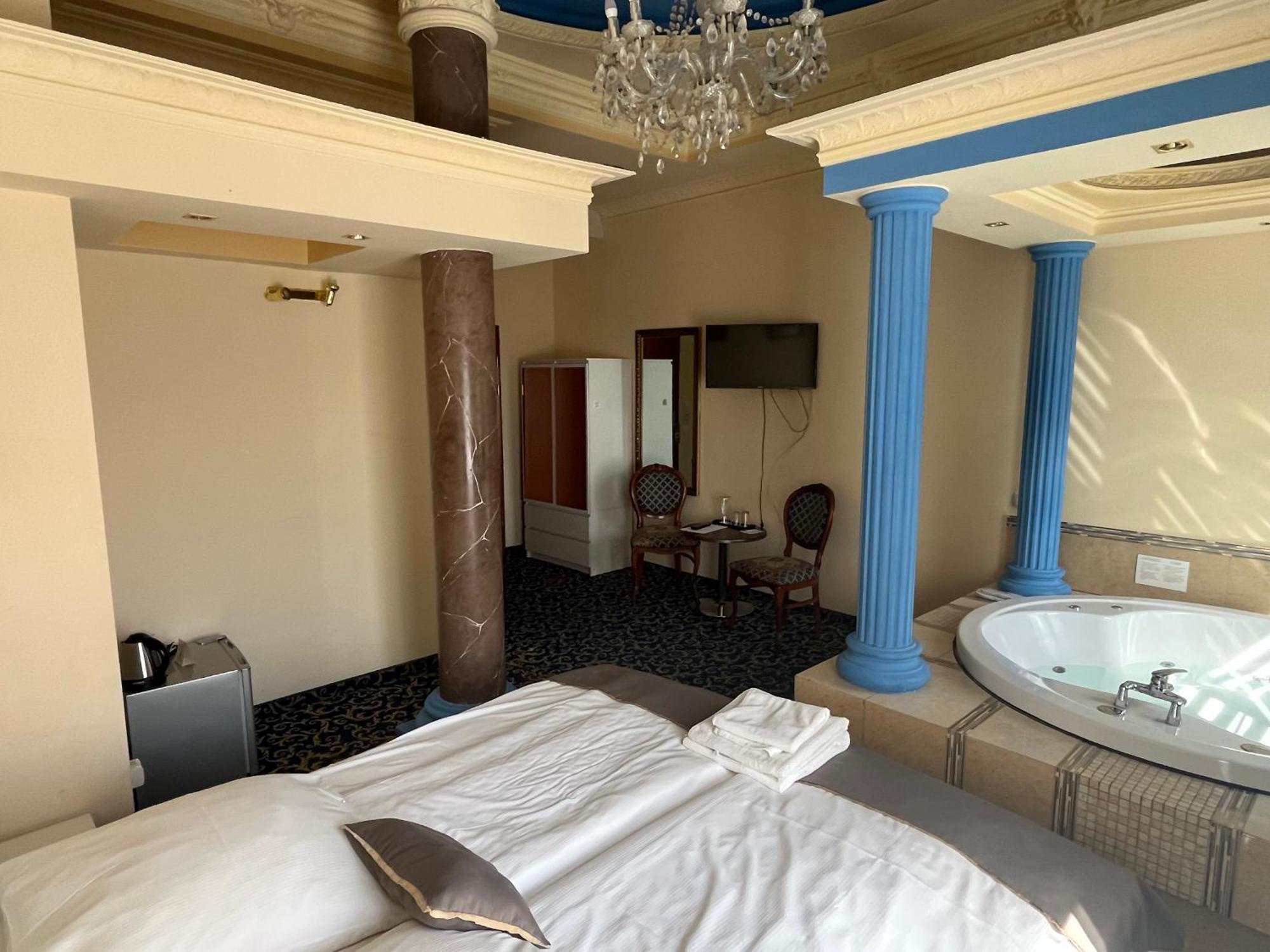 Michałowice Hotel Venecia Palace מראה חיצוני תמונה