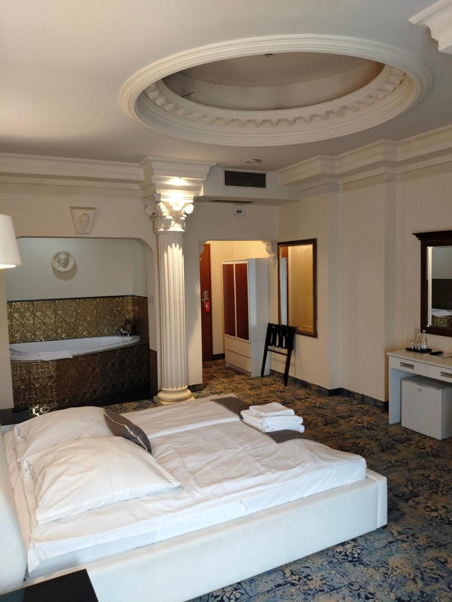 Michałowice Hotel Venecia Palace מראה חיצוני תמונה