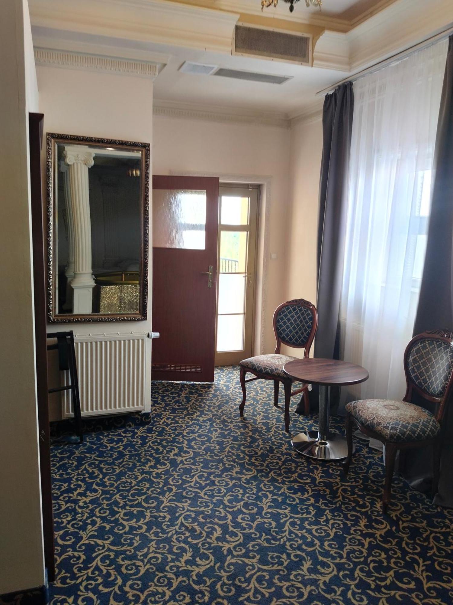 Michałowice Hotel Venecia Palace מראה חיצוני תמונה