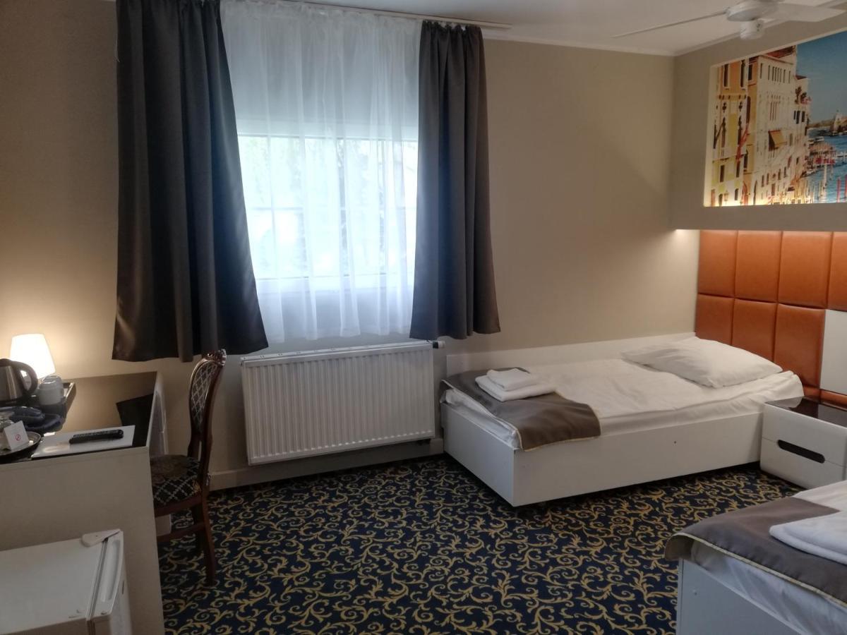 Michałowice Hotel Venecia Palace מראה חיצוני תמונה